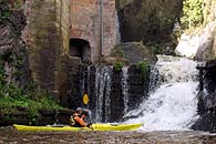 Am Wasserfall des Leukbachs.