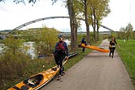 Oberhalb der Br&uuml;cke klappt der Ausstieg es besser.